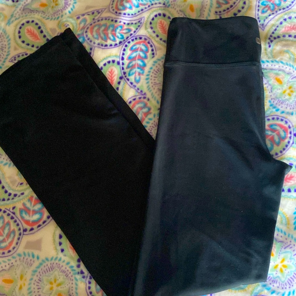 Balance Collection flared leggings,size M,black,new condition,stretchy material.